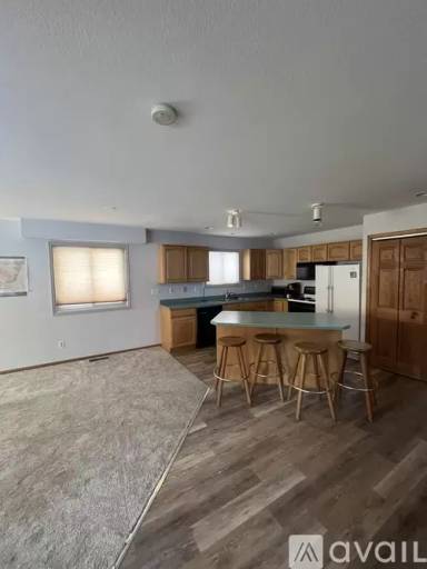Main picture of 861 Wolverine Ln