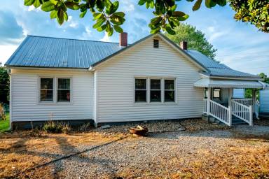 Main picture of 415 Ware Rd