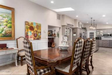 Main picture of 253 N Fraser Dr