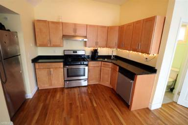 Main picture of 10-28 Centennial Pl Apartments
