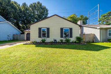 Main picture of 1305 Chickadee Ln