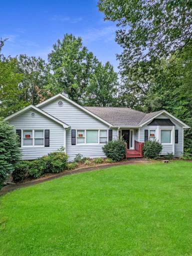 Main picture of 515 Penny Ln