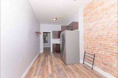 Main picture of 477 Chauncey St