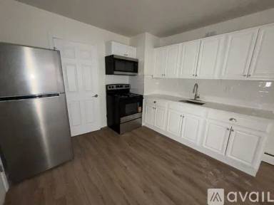 Main picture of 140 71st St