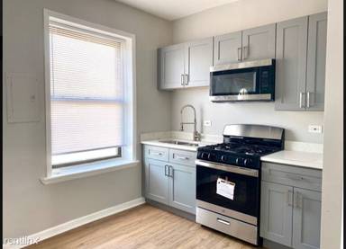 Main picture of 4716 N Kedzie Ave