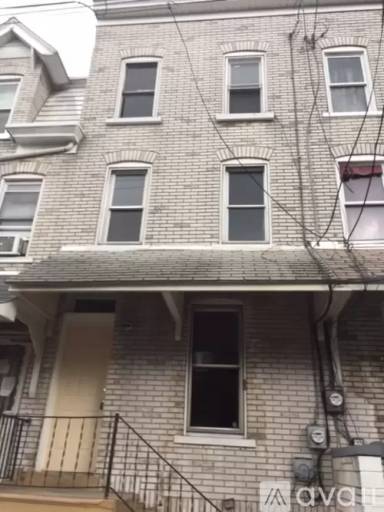 Main picture of 387 W Liberty St