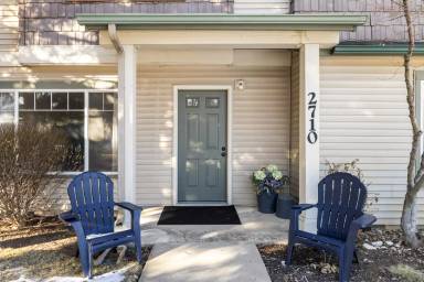 Main picture of 2710 W Cherry Ln