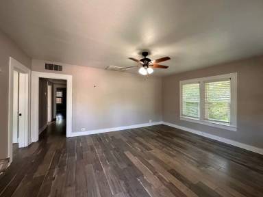 Main picture of 2403 Austin Ave