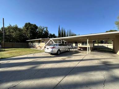 Main picture of 2615 Warren Ave