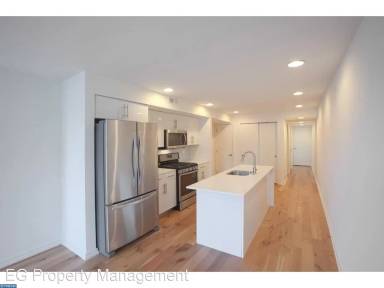 Main picture of 2538 W Girard Ave