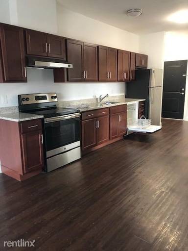 Main picture of 747 Grand St