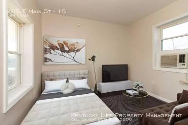 Main picture of 205 E Main St