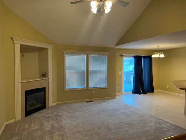 Main picture of 450 Ash Ct