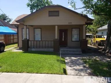 Main picture of 2605 Cochran St