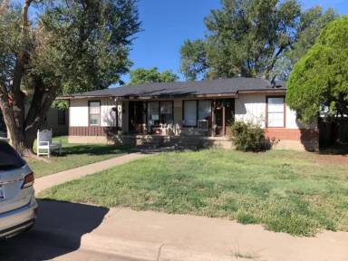 Main picture of 1916 Brazos St