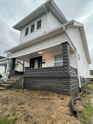 Main picture of 1002 S Shelby St