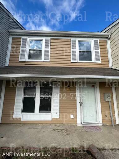Main picture of 5 Vanderbilt Ct