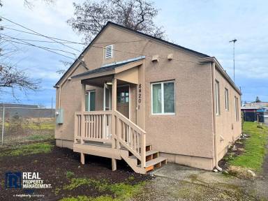 Main picture of 8420 1/2 South Tacoma Way