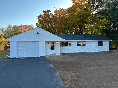 Main picture of 24 Bradford Jay Rd