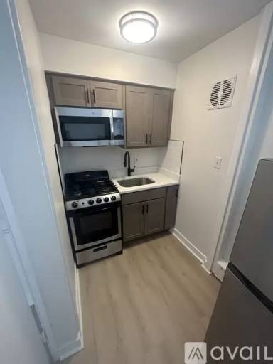 Main picture of 2215 169th St