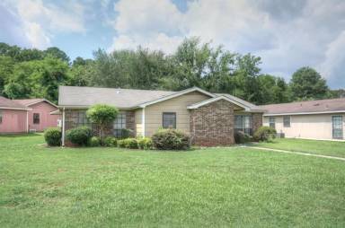 Main picture of 127 Westscott Dr