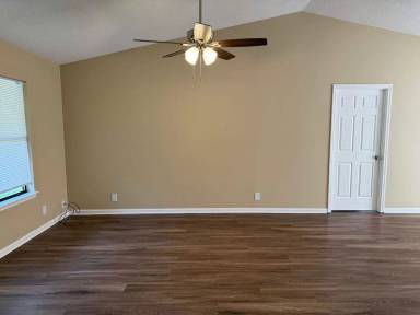 Main picture of 302 Pinedale Dr
