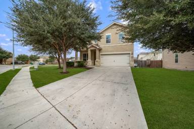 Main picture of 10405 MacArthur Way