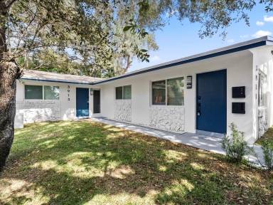 Main picture of 3911 SW 51st St