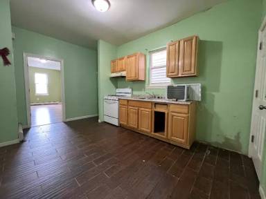 Main picture of 453 S 18th St