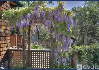 Main picture of 2574 Lillie Ave