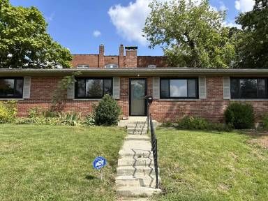Main picture of 7129 Glades Ave