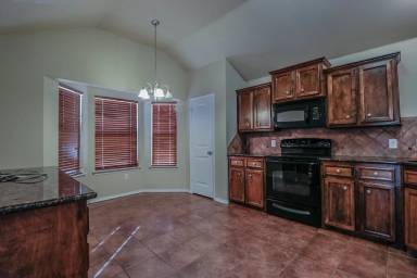 Main picture of 2128 101st St