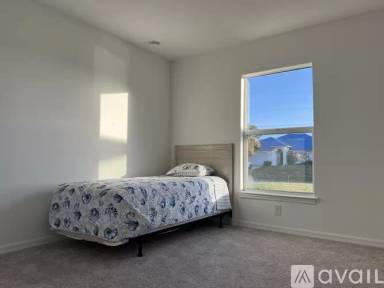Main picture of 1226 NE 19th Ave