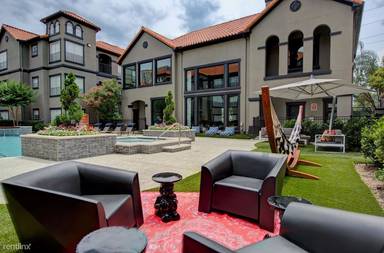 Main picture of Villas At River Oaks