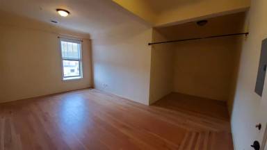 Main picture of 124 S Main St