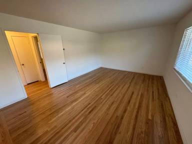Main picture of 670 Oak Grove Ave