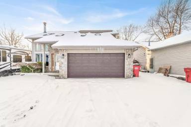 Main picture of 38033 Cherry Ln