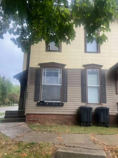 Main picture of 227 Perrin Ave