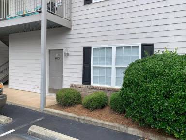 Main picture of 303 N Ross St