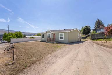 Main picture of 2474 Lemaister Ave