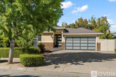Main picture of 1055 W Mc Kinley Ave