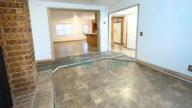 Main picture of 740 NW Bocci Dr