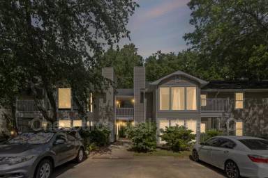 Main picture of 2005 Augusta Dr SE
