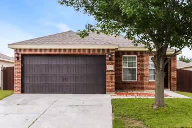 Main picture of 10041 Silent Hollow Dr