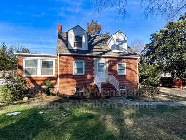 Main picture of 3408 Woodland Ln