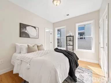 Main picture of 24 Hecla St