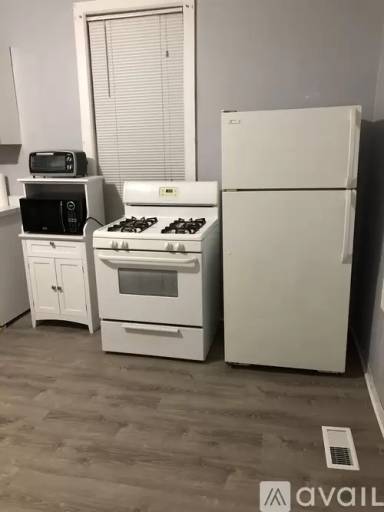 Main picture of 2437 W Arthington St