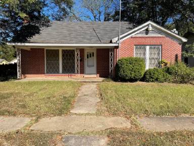Main picture of 1301 E Fannin St