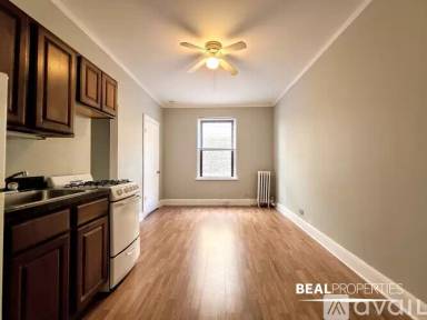 Main picture of 3831 N Fremont St