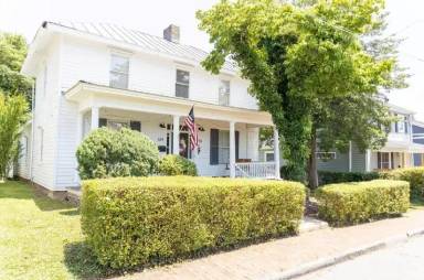 Main picture of 614 Norwood St